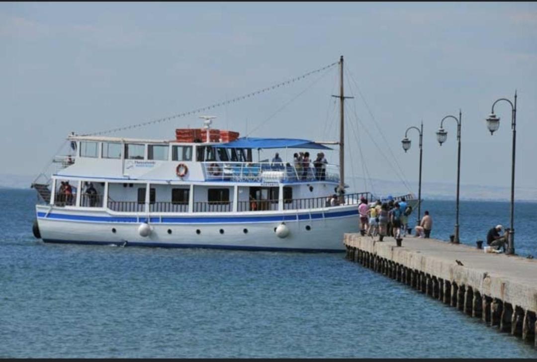 Sea Breeze Iv *
