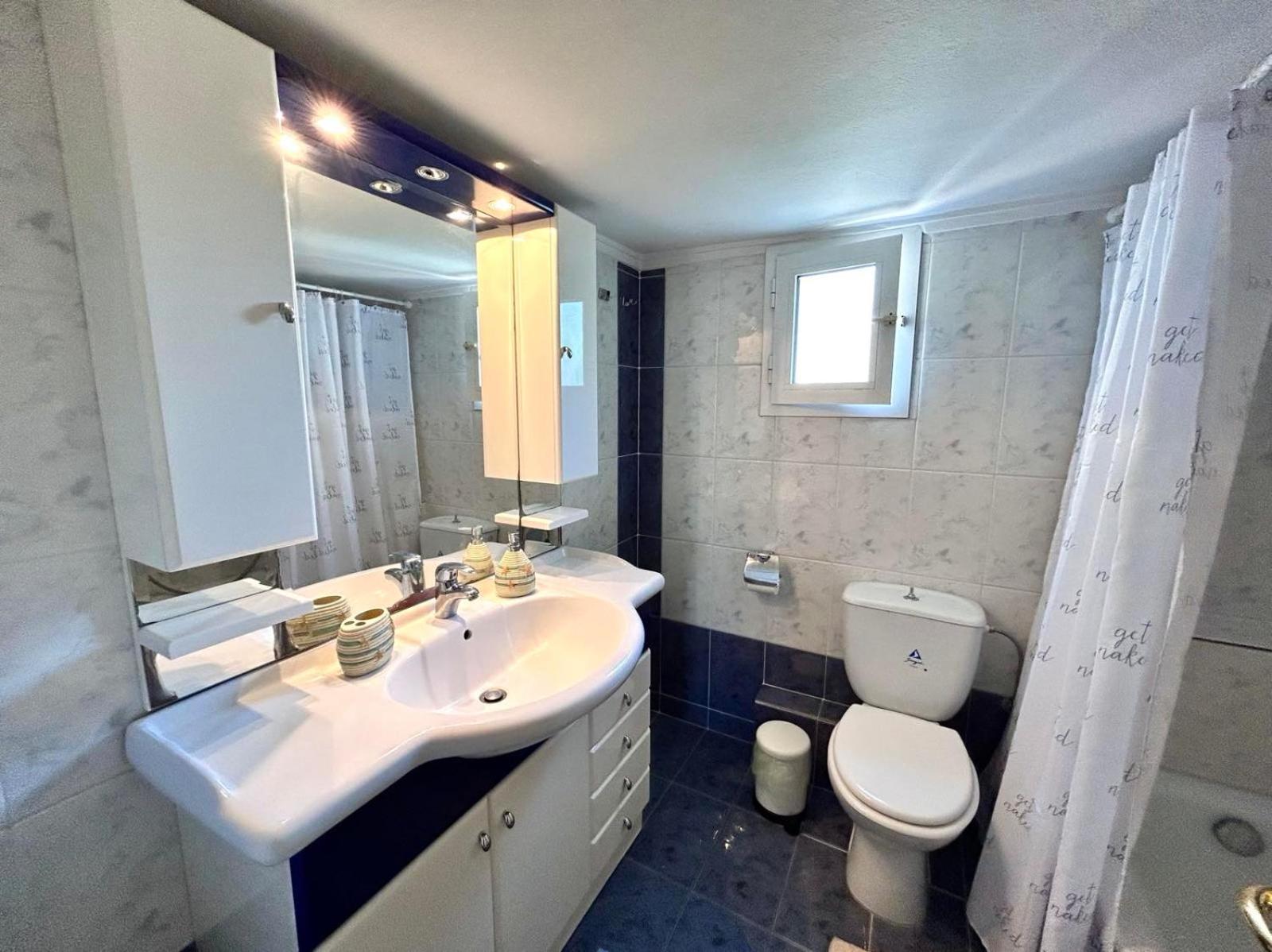 Sea Breeze Iv Apartment